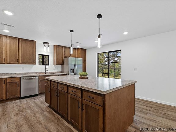 3rd image of 21264 Lavender Rd