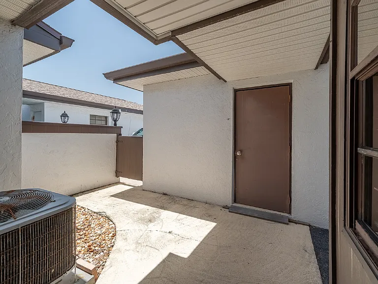 255 Paradise Blvd #10 — Photo 3