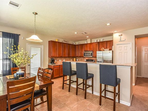 2nd image of 102 Easton Glen Ln