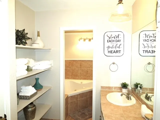 4724 Lakeview Dr — Photo 7