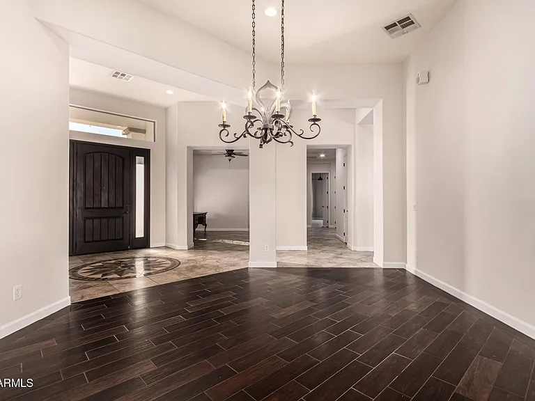 9246 W Molly Ln — Photo 10