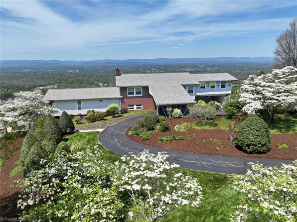 271 Casa Robles Dr, Moravian Falls, NC 28654