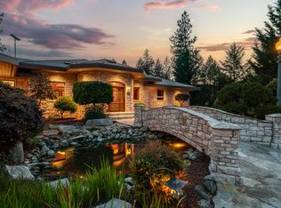 727 Earhart Rd, Rogue River, OR 97537