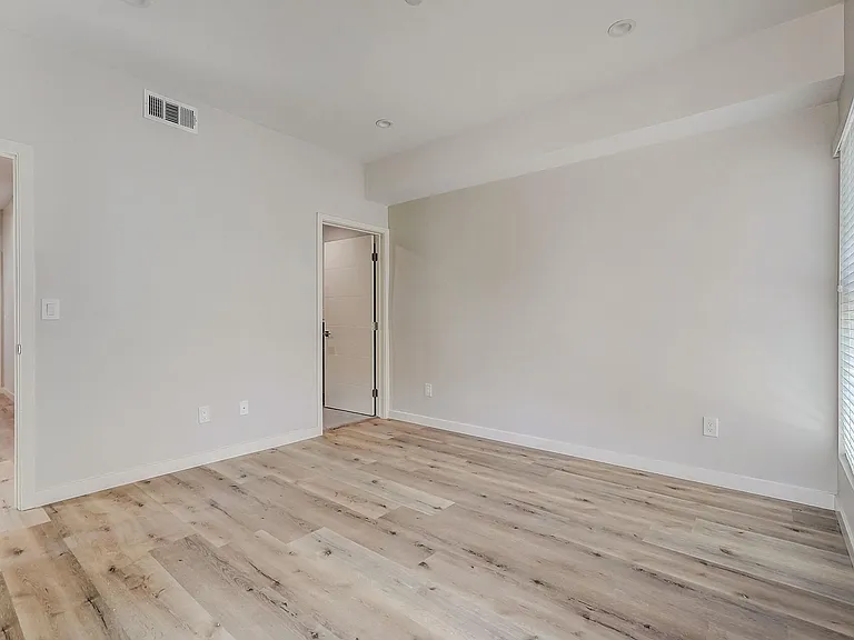 834 N June St #834 — Photo 19