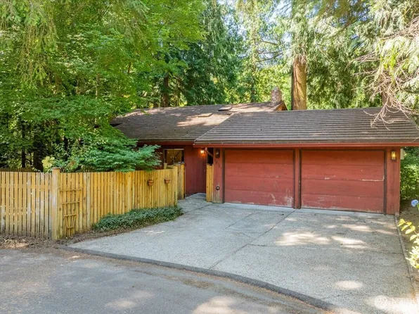 18707 25th Avenue NE, Lake Forest Park, WA 98155