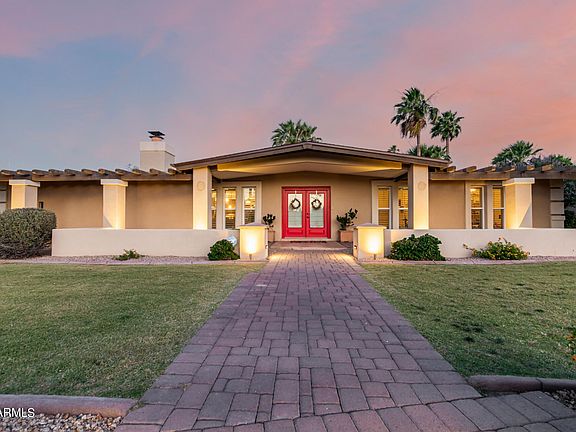 2nd image of 111 E Moon Valley Dr
