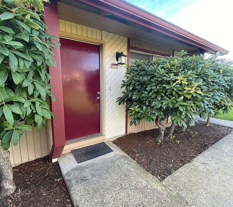 1st image of 3300 Hollywood Dr NE #3376