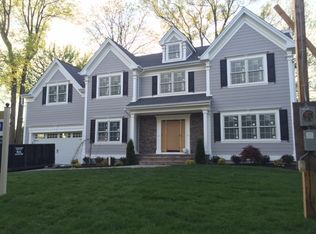 418 Montauk Dr, Westfield, NJ 07090