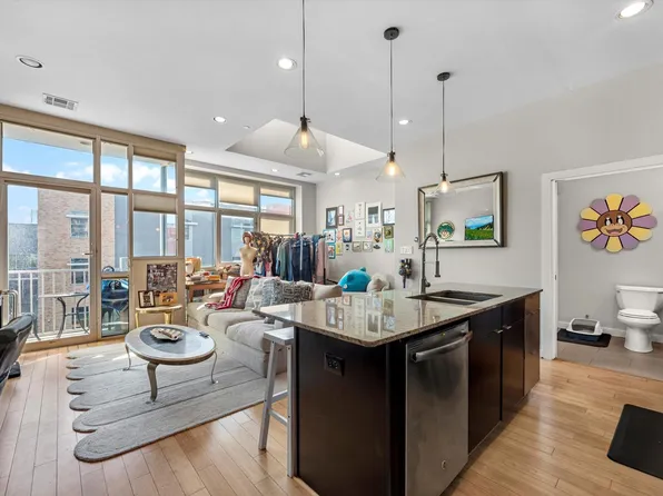 1406 Columbus St APT 303, Houston, TX 77019