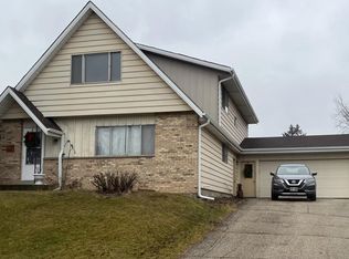 1208 Oakdale Ct #1210, Waukesha, WI 53189