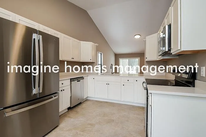 3 bed, 2.0 bath, 1382 sqft, $2,095 — Photo 4