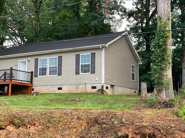 2479 10th Ave SW, Hickory, NC 28602