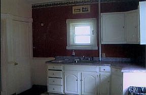 5th image of 206 Warwick Ave