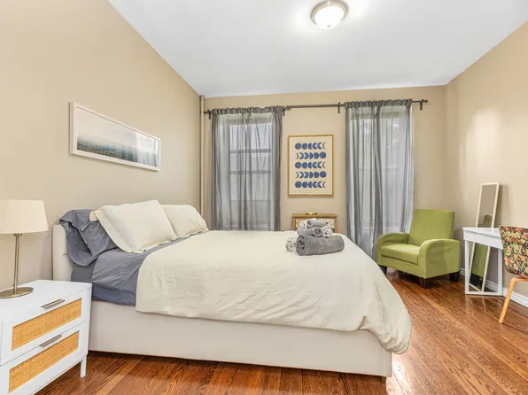 211 East 14th Street image 5 of 9