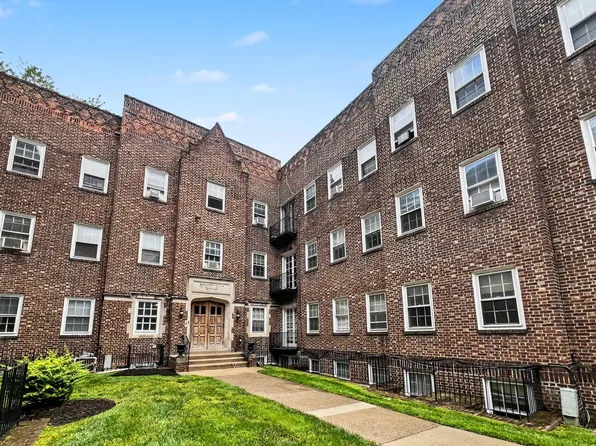 Edgehill Court