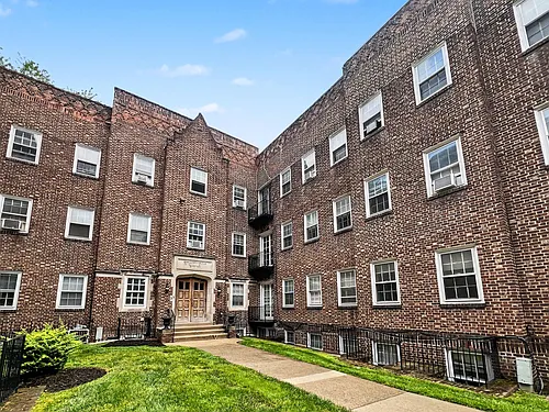 Edgehill Court Photo 1