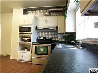 5th image of 713 W Brown St