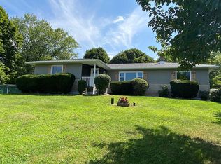 571 Lowland Rd, Hamburg, PA 19526