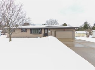 7710 Meadowlark Ln, Wisconsin Rapids, WI 54494