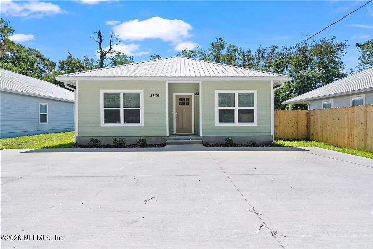1 bed, 1.0 bath, 264 sqft, $1,500 — Photo 2