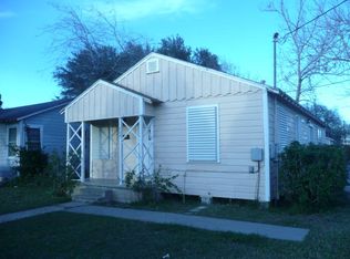 735 E Copano St, Mathis, TX 78368
