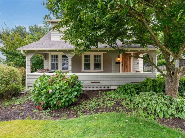 30 Ledge Rd, East Greenwich, RI 02818