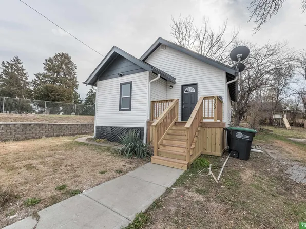 2103 Polk St, Omaha, NE 68107