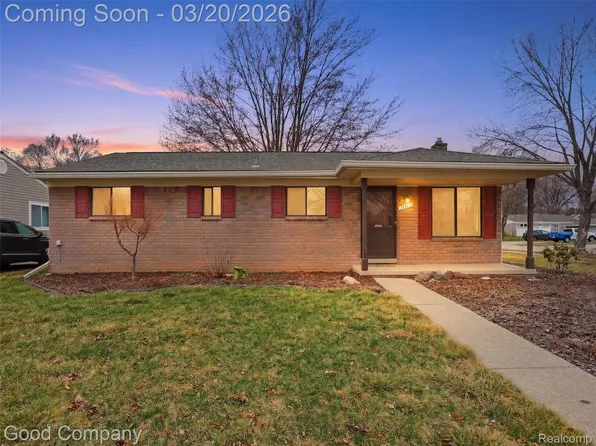 8717 Cologne Dr, Sterling Heights, MI 48314