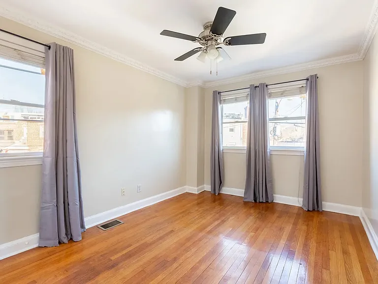 59 Farragut Pl NW — Photo 12
