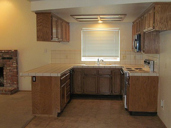4th image of 948 Santorini Ln