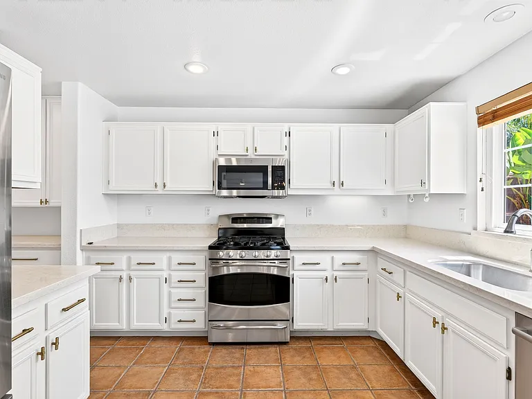 42028 Dunes Ct — Photo 16