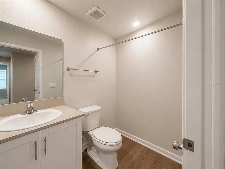 1352 Derry Ave — Photo 21
