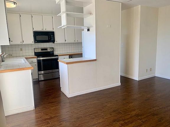 5th image of 500 Peninsula Ave #1