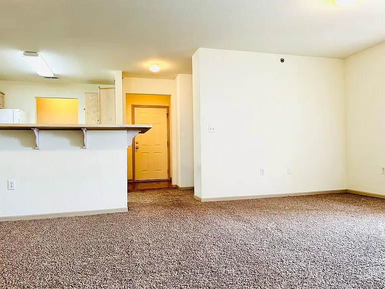 913 Westridge Dr #10 — Photo 4