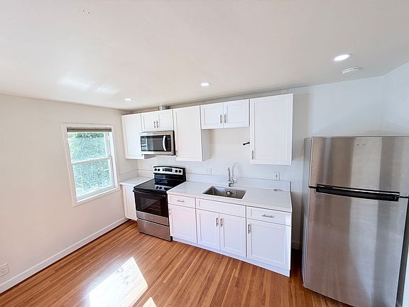 5th image of 1765 Los Feliz Dr #A