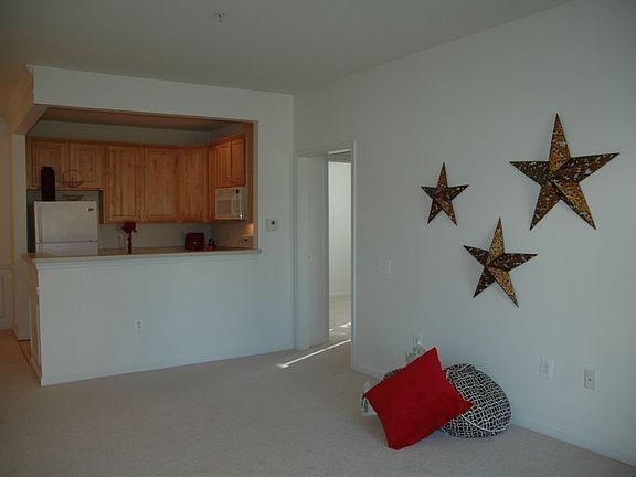 2nd image of 400 Harrison Ct Unit 2