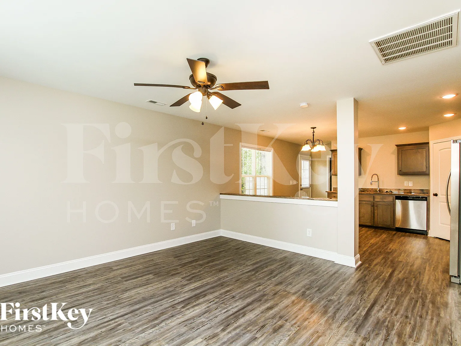 3 bed, 2.0 bath, 1173 sqft, $1,635 — Photo 3