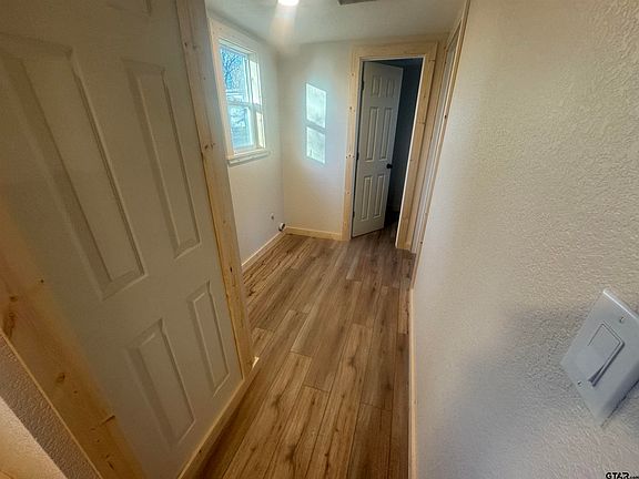 4th image of 355 Broken Bow Ln