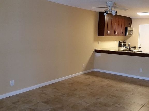 4th image of 2320 S Cypress Bend Dr APT 106
