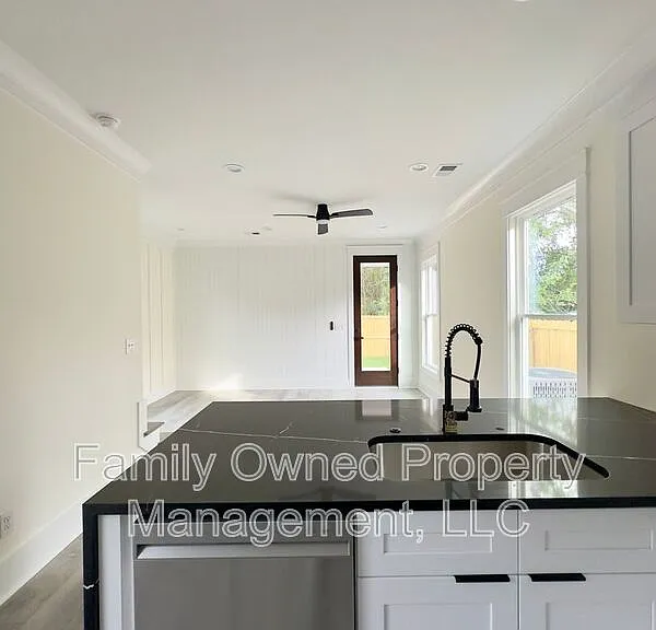 2245 Fillmore St — Photo 7