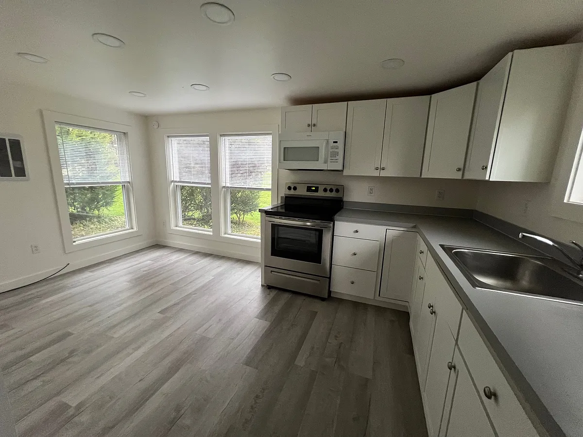 Building Photo - 826 Dryden Rd #1
