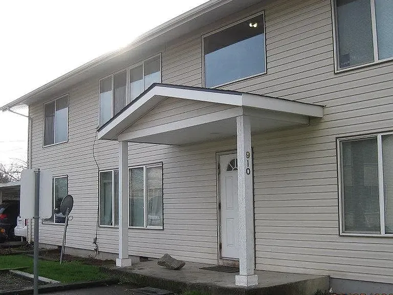 475-18th Ave SE — Photo 11