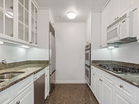 2nd image of 15 W 63rd St APT 14B
