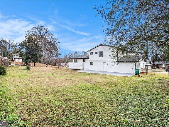 4th image of 3862 Northstrand Dr