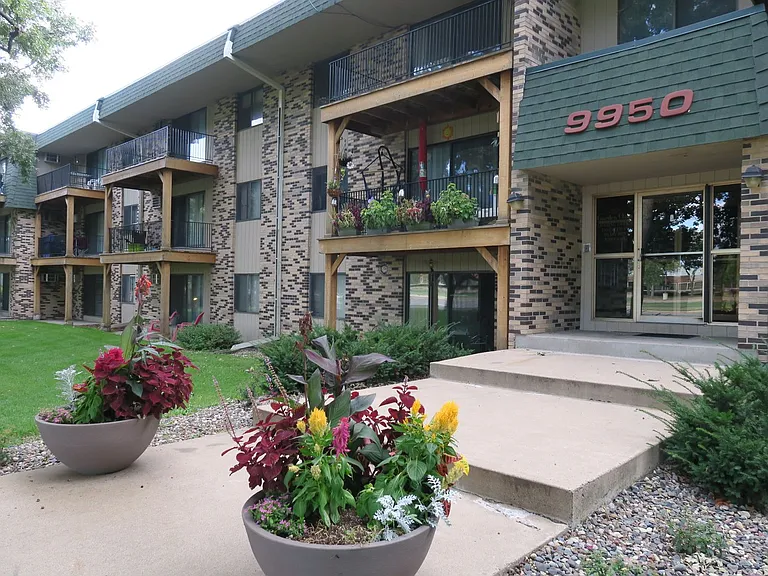 Garden Oaks Apartments — Photo 33