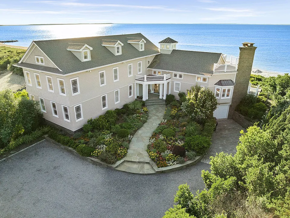 351 Kings Point Rd
