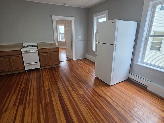 2nd image of 20 Horace St APT 2S