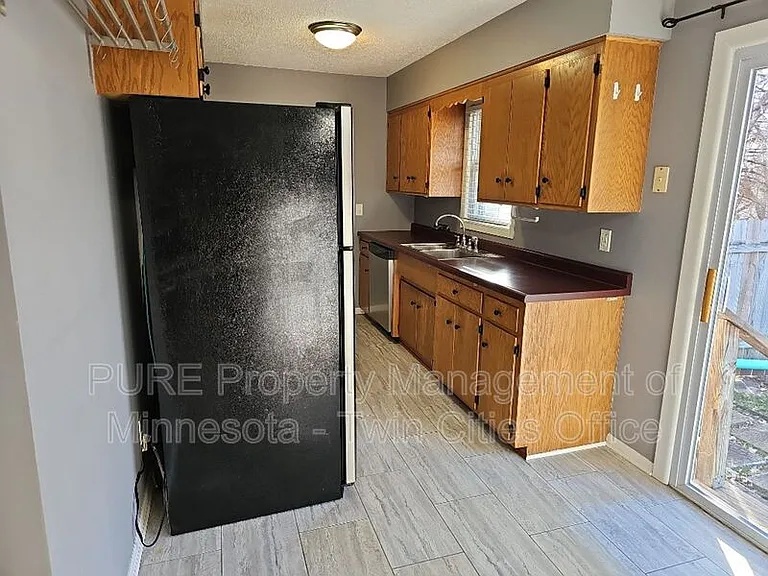 1617 Flag Ave N — Photo 19