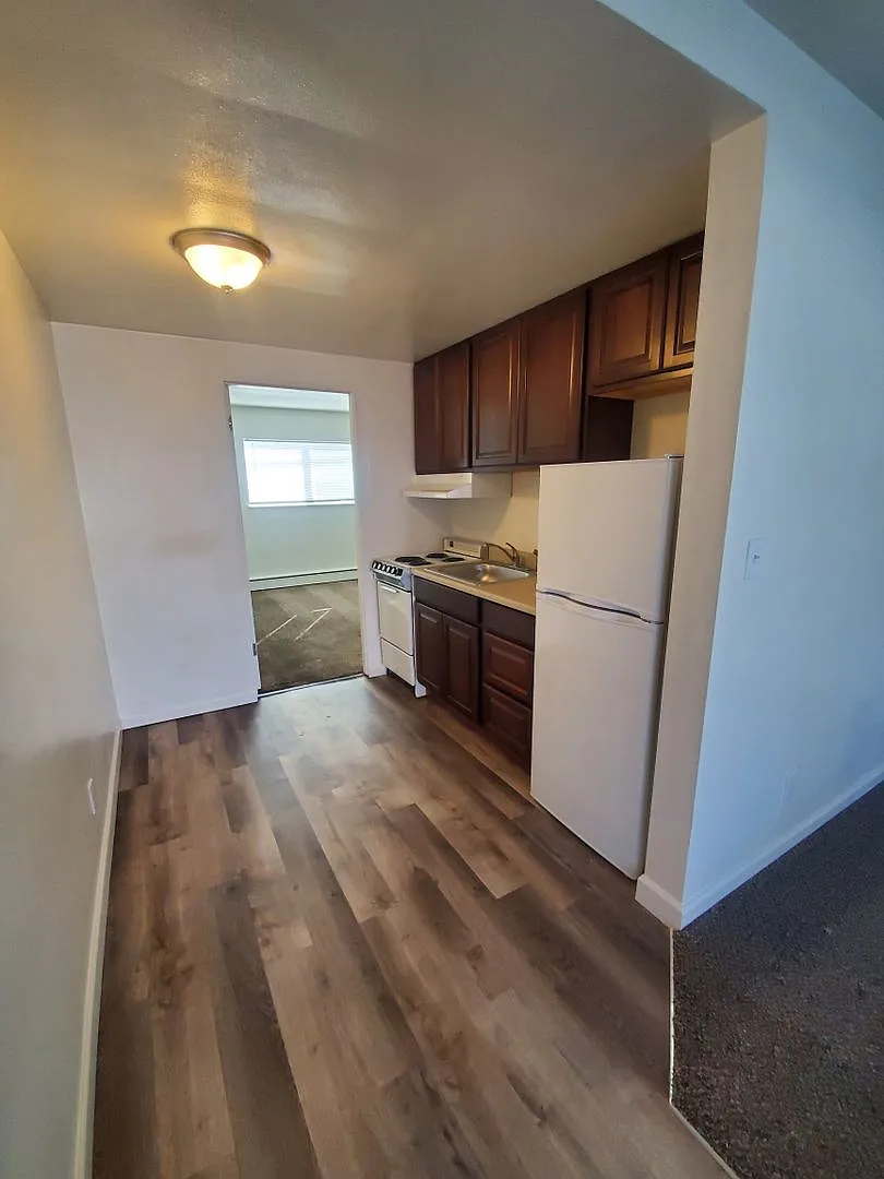1 Bedroom Apartment-September rent FREE! — Photo 3