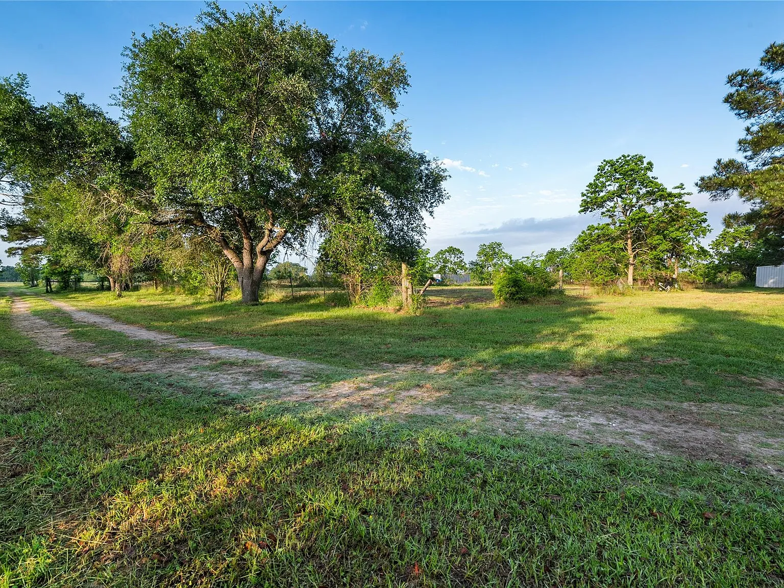 4 bed, 3.0 bath, 1852 sqft, $3,000 — Photo 4